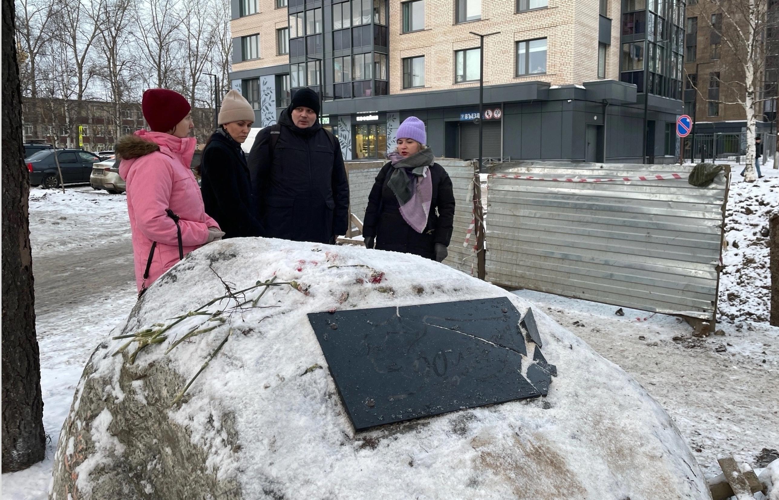 Памятный знак «90 лет Комсомолу» примут на баланс города